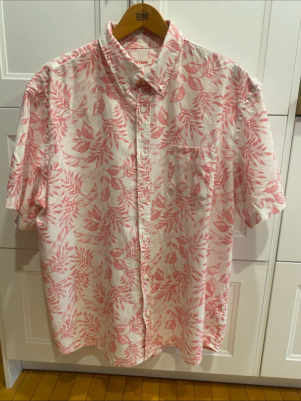 Linen & Cotton White & PInk Short Sleeve Button-Down Shirt  print Size X-Large